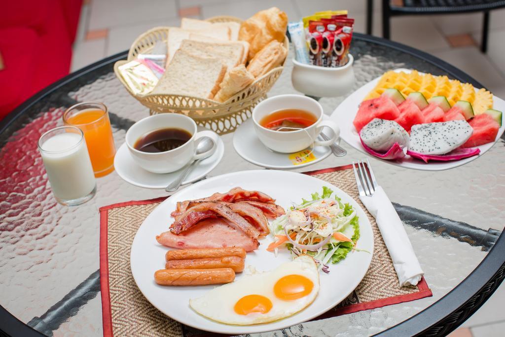 Patong Swiss Hotel Beach Front Phuket Zewnętrze zdjęcie